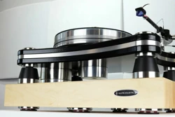 IsoAcoustics DELOS 2216M2 Maple Isolation Platform