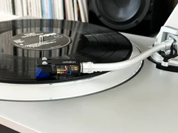 Ortofon 2M Blue Moving Magnet Cartridge