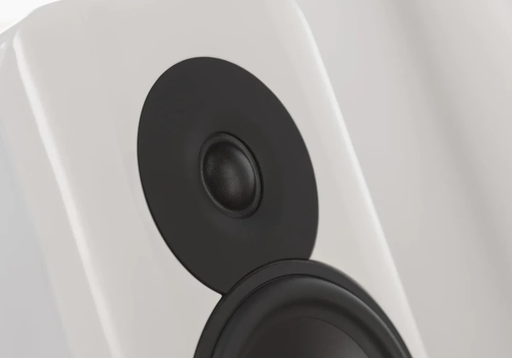Q Acoustics Concept 300 Bookshelf speaker White & Light Oak
