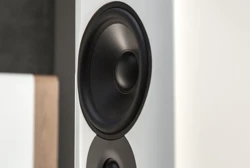 Q Acoustics Concept 500 Vloerstaande luidspreker Wit & Licht Eiken